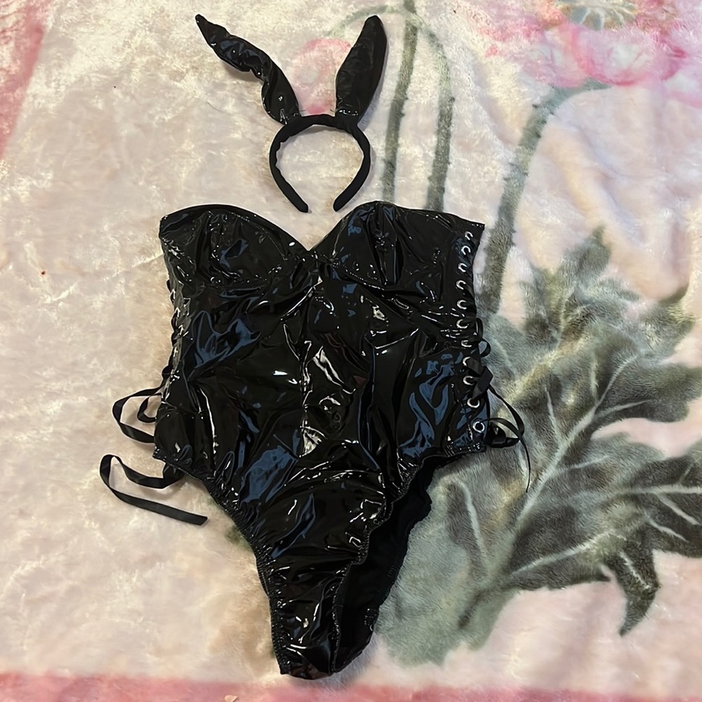 Roma Bad Bunny Costume
